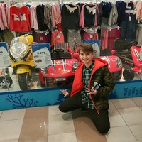 Влад Антошин