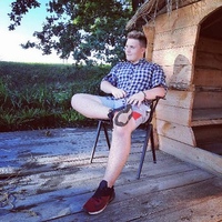 Миша Апанович